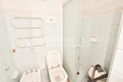 Alquila Apto. de 200m2 sobre el Parque Villa Biarritz, 3 dorm+servicio, garaje