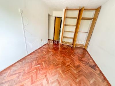 Apartamento con Renta en Venta al frente 2 Dormitorios 2 Baños, La Blanqueada, Av. 8 de Octubre, en Piso 3. Semiequipado. Amenities: 3 Parrilleros, gran Patio Juegos para Niños. Portería y Vigilancia