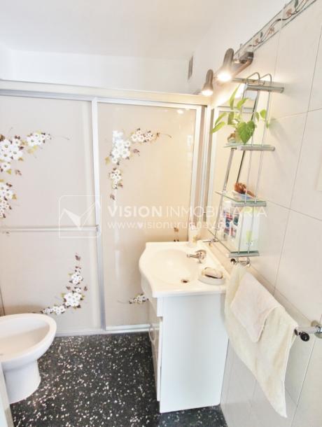 Casa impecable en La Teja, 3 dorm y 1 baño, barbacoa, garaje p/ 2 autos-14