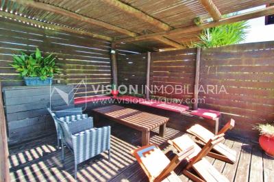 Espectacular Casa en Punta del Diablo a pasos del mar; piscina climatizada, barbacoa, chillout.