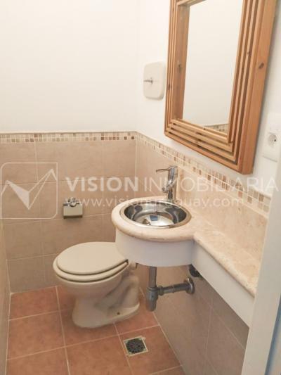 Apartamento en Rambla Piso alto al Puertito del Buceo 3 dorm + Servicio, 180 m2; Alquiler U$S 2.250 / GC $31.000