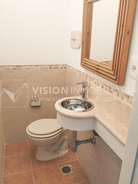 Apartamento en Rambla Piso alto al Puertito del Buceo 3 dorm + Servicio, 180 m2; Alquiler U$S 2.250 / GC $31.000-15