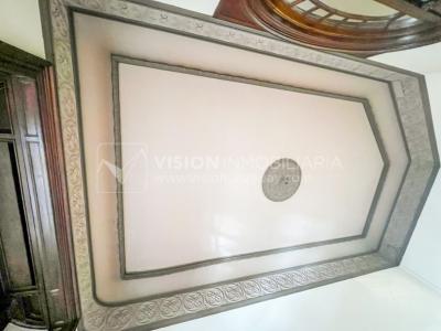 Venta de Palacete: Mansión señorial de 1913 de 690 m2 interiores y 224 de terrazas; 4 plantas, una reciclada inmaculada de gran nivel, completamente Amueblada. Ciudad Vieja. Inversión: U$ 400.000 dólares