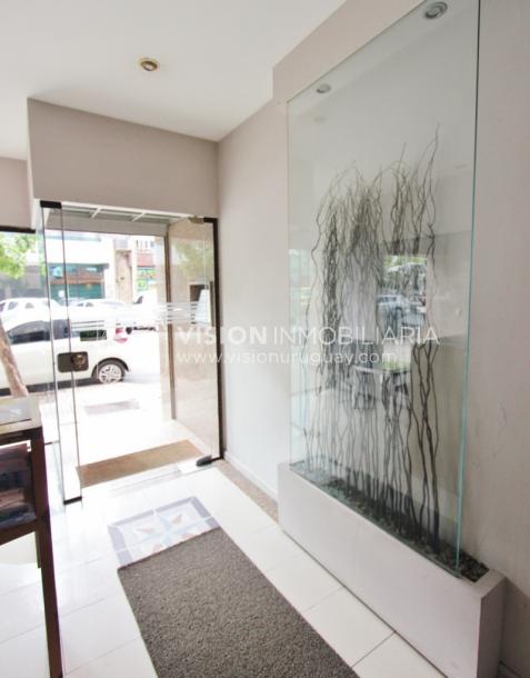 Apartamento-Monoambiente equipado, 25 m2, frente al Punta Carretas Shopping.-22