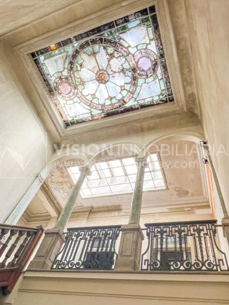 Venta de Palacete: Mansión señorial de 1913 de 690 m2 interiores y 224 de terrazas; 4 plantas, una reciclada inmaculada de gran nivel, completamente Amueblada. Ciudad Vieja. Inversión: U$ 400.000 dólares-12
