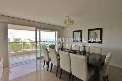 Apto en Aquarela Tower, lo mejor de Punta del Este | 4 dorm en suite + servicio, 253 m2 