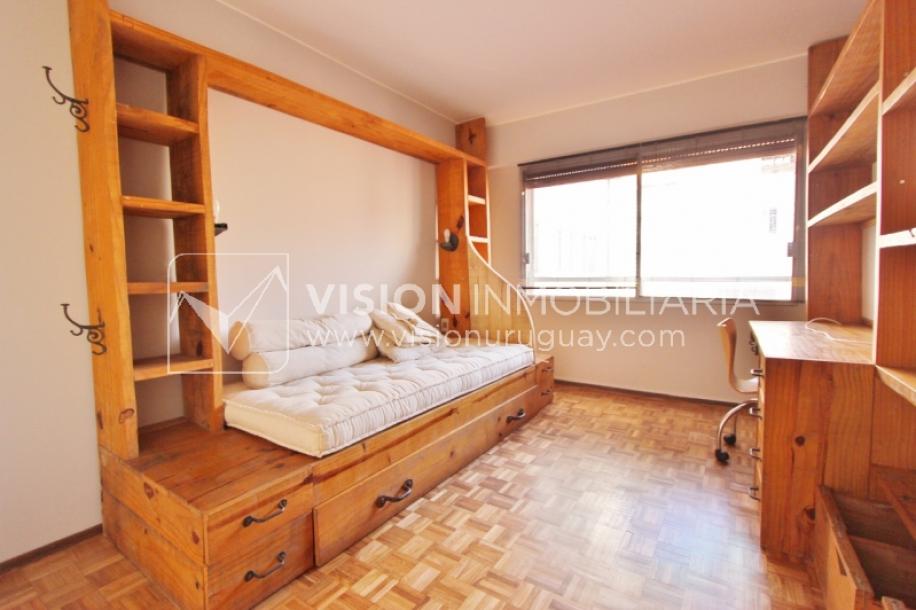 Alquila Apto. de 200m2 sobre el Parque Villa Biarritz, 3 dorm+servicio, garaje-49