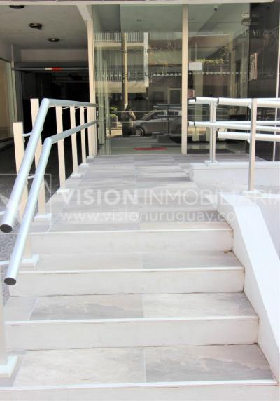 Apartamento al Frente de 1 Dormitorio y 1 Baño, impecable, Pocitos