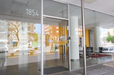 Apto nuevo 2 Dorm, 1 Baño, Av Libertador, 3er Piso MB vista, Sol directo todo el día, 2 balcones, 51 m2, Centro / Aguada. Renta sin impuestos: Vivienda Social.