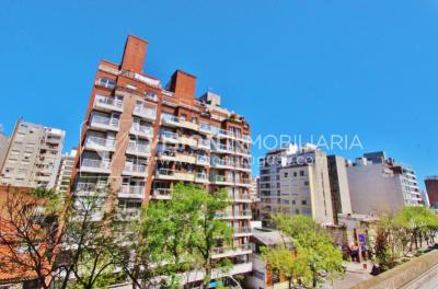 Excelente Apartamento en Pocitos, Pagola casi Rambla; 3 dormitorios y 2 baños, cocina definida. Con Garaje.