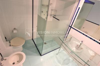 Alquile U$S 3.900 /mes - Distinguido Apartamento en Carrasco de 234 m2, 4 Dormitorios más Servicio, 2 Garajes.