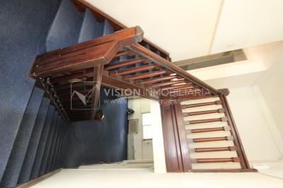 Padrón único de 641m2 en Pocitos con Casa de 13 ambientes, 302m2 construidos.