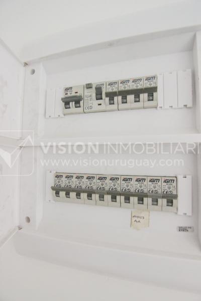 Apto nuevo 2 Dorm, 1 Baño, Av Libertador, 3er Piso MB vista, Sol directo todo el día, 2 balcones, 51 m2, Centro / Aguada. Renta sin impuestos: Vivienda Social.