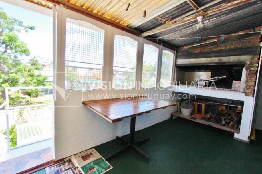 Casa impecable en La Teja, 3 dorm y 1 baño, barbacoa, garaje p/ 2 autos-28