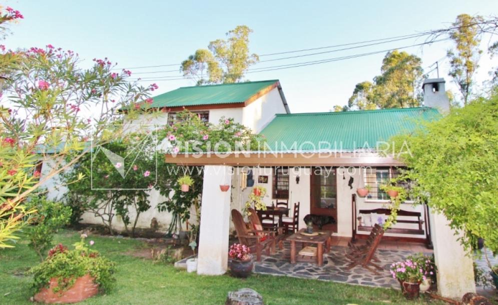 Chacra de 15 hás con el confort de hermosa casa reciclada, barbacoa y piscina climatizada.-18