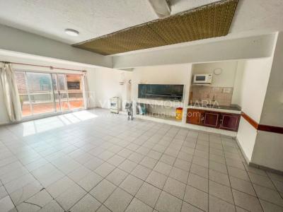 Apartamento con Renta en Venta al frente 2 Dormitorios 2 Baños, La Blanqueada, Av. 8 de Octubre, en Piso 3. Semiequipado. Amenities: 3 Parrilleros, gran Patio Juegos para Niños. Portería y Vigilancia