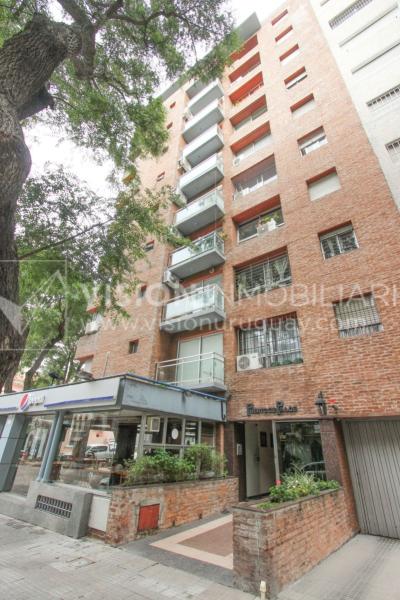 Apto. 1 Dorm. divino punto en Pocitos, a 200m de Rambla, 34m2. Alquiler $26.000 / GC $3500