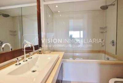 Apto en Aquarela Tower, lo mejor de Punta del Este | 4 dorm en suite + servicio, 253 m2 