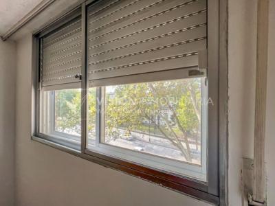 Apartamento con Renta en Venta al frente 2 Dormitorios 2 Baños, La Blanqueada, Av. 8 de Octubre, en Piso 3. Semiequipado. Amenities: 3 Parrilleros, gran Patio Juegos para Niños. Portería y Vigilancia