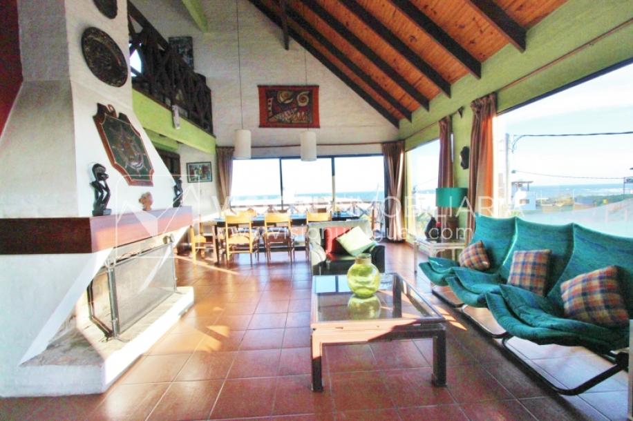 Espectacular Casa en Punta del Diablo a pasos del mar; piscina climatizada, barbacoa, chillout.-23