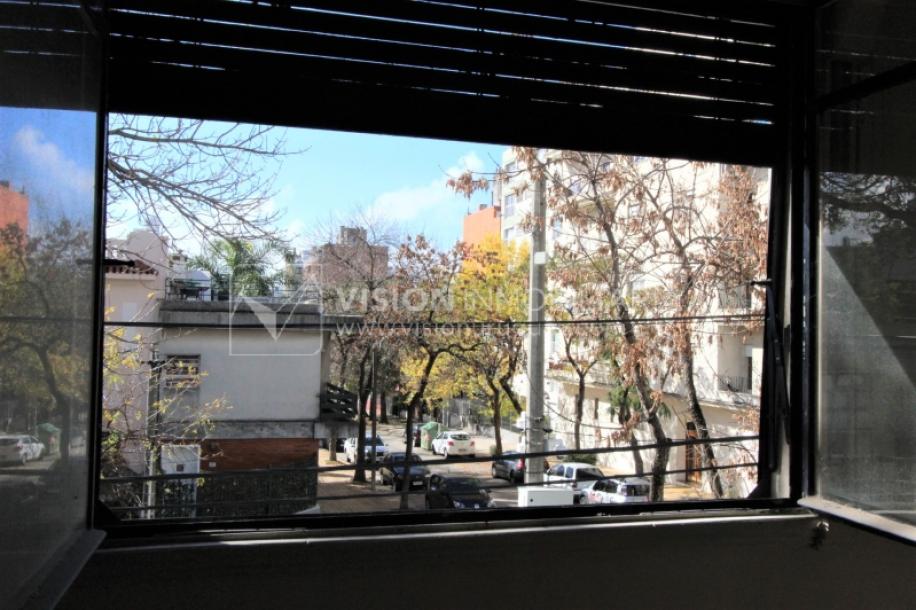 Padrón único de 641m2 en Pocitos con Casa de 13 ambientes, 302m2 construidos.-51