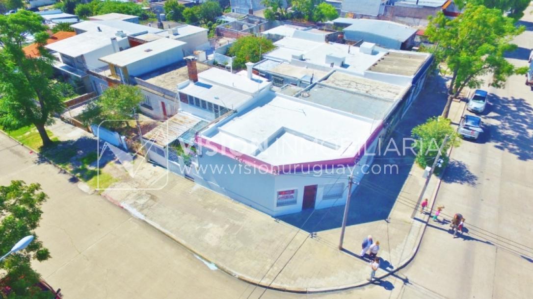 Casa impecable en La Teja, 3 dorm y 1 baño, barbacoa, garaje p/ 2 autos-0