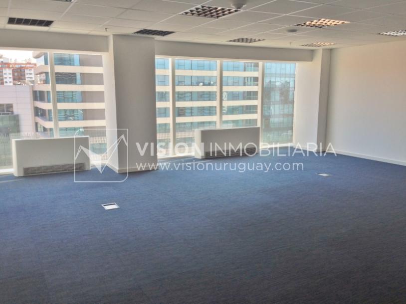 Oficina en Torre IV - Mvdeo. World Trade Center, Usd 380,000-2