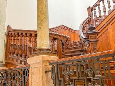 Venta de Palacete: Mansión señorial de 1913 de 690 m2 interiores y 224 de terrazas; 4 plantas, una reciclada inmaculada de gran nivel, completamente Amueblada. Ciudad Vieja. Inversión: U$ 400.000 dólares