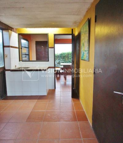 Espectacular Casa en Punta del Diablo a pasos del mar; piscina climatizada, barbacoa, chillout.