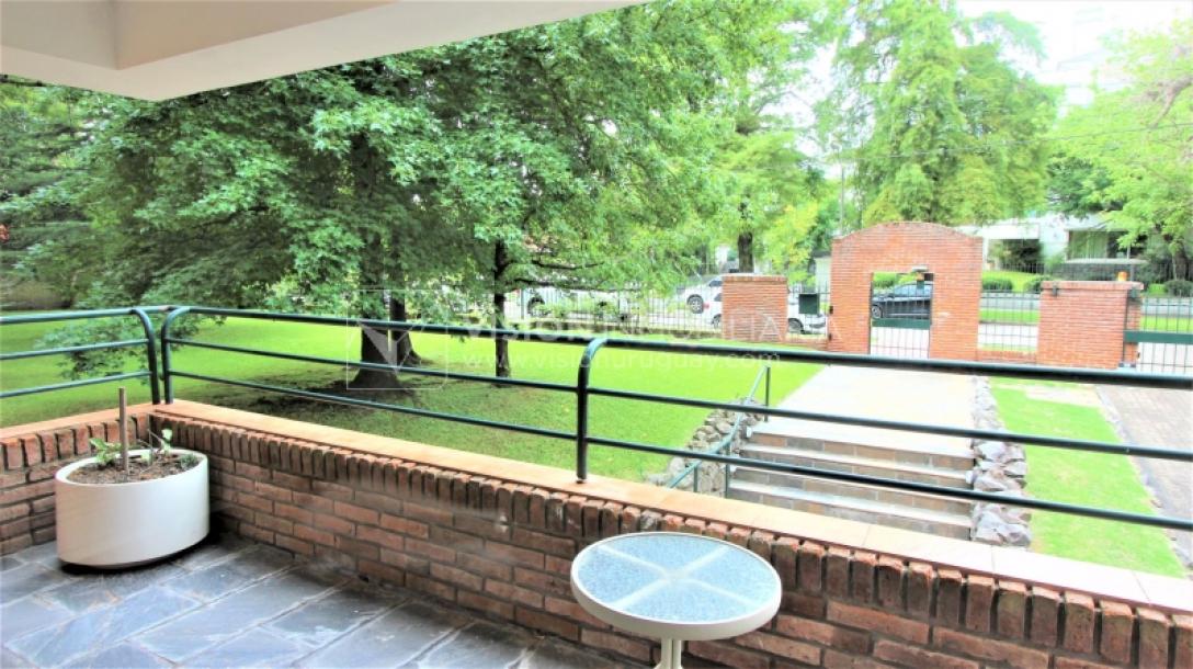 Alquile U$S 3.900 /mes - Distinguido Apartamento en Carrasco de 234 m2, 4 Dormitorios más Servicio, 2 Garajes.-19