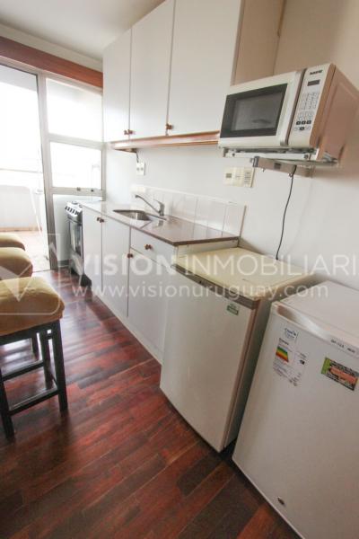 Tres Cruces Apto 1 Dorm, Piso 15 - vistas, Balcón y Terraza Lav, 43 m2.