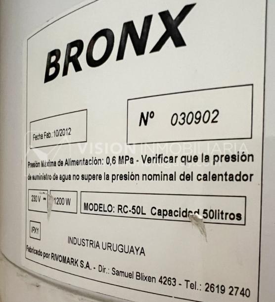 Apartamento con Renta en Venta al frente 2 Dormitorios 2 Baños, La Blanqueada, Av. 8 de Octubre, en Piso 3. Semiequipado. Amenities: 3 Parrilleros, gran Patio Juegos para Niños. Portería y Vigilancia-12