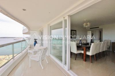 Apto en Aquarela Tower, lo mejor de Punta del Este | 4 dorm en suite + servicio, 253 m2 