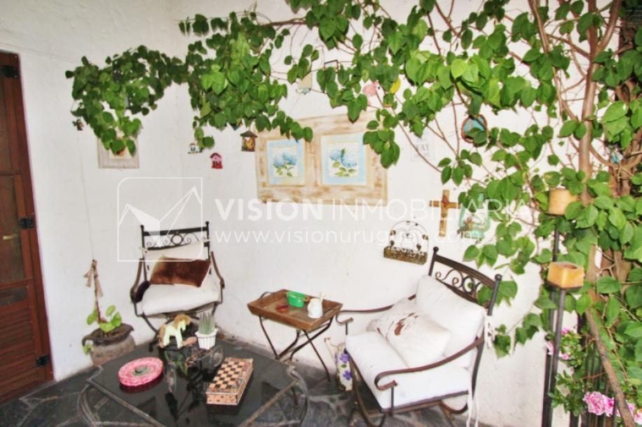 Chacra de 15 hás con el confort de hermosa casa reciclada, barbacoa y piscina climatizada.-62