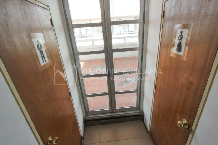 Tres Cruces Apto 1 Dorm, Piso 15 - vistas, Balcón y Terraza Lav, 43 m2.-32