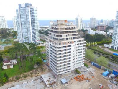 Exclusivo apartamento de 2 dormitorios en Av. Roosevelt Punta del Este