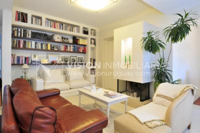 Apto. VIP sobre Rbla. 140 m2 con 3 dorm, 3 baños, cochera 2 automóviles