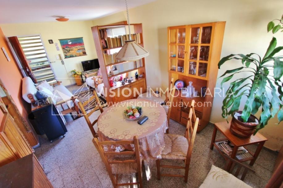 Apartamento de 2 dormitorios y 1 baño, Villa Española, 2do piso.-9