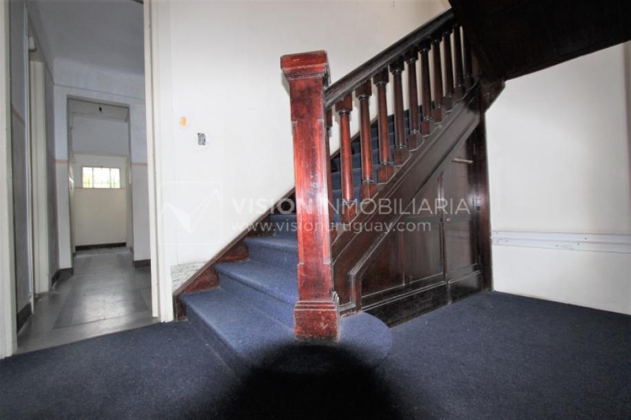 Padrón único de 641m2 en Pocitos con Casa de 13 ambientes, 302m2 construidos.-33