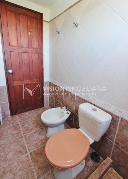 Espectacular Casa en Punta del Diablo a pasos del mar; piscina climatizada, barbacoa, chillout.-61