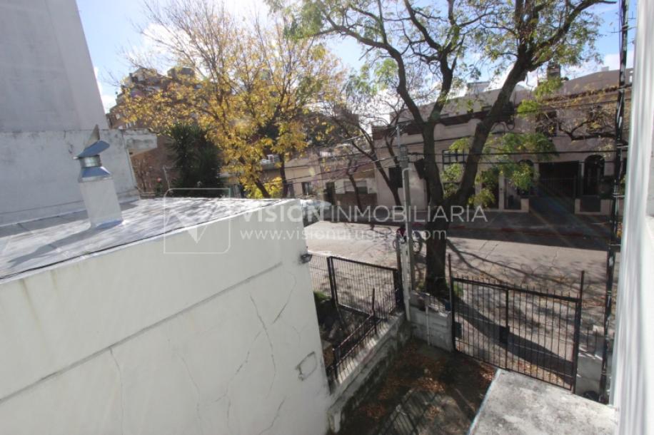 Padrón único de 641m2 en Pocitos con Casa de 13 ambientes, 302m2 construidos.-54