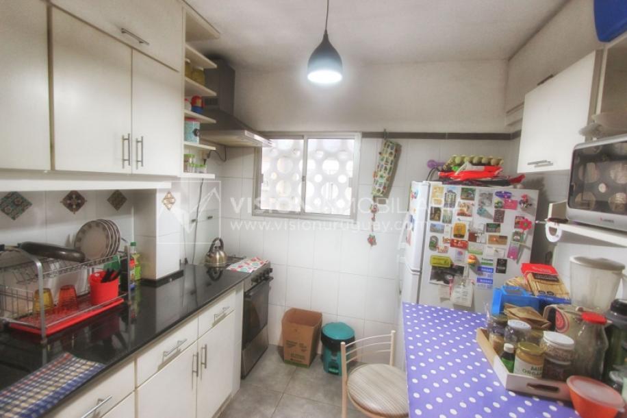 Apto. con Renta, 2 Dorm y 2 Baños, 63 m2, Cordón Sur, 2do Piso por Escalera, Parrillero compartido-18