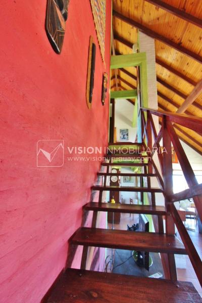 Espectacular Casa en Punta del Diablo a pasos del mar; piscina climatizada, barbacoa, chillout.