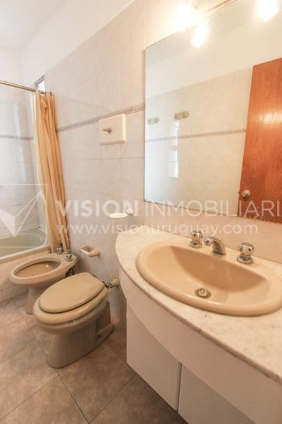 Tres Cruces Apto 1 Dorm, Piso 15 - vistas, Balcón y Terraza Lav, 43 m2.-20