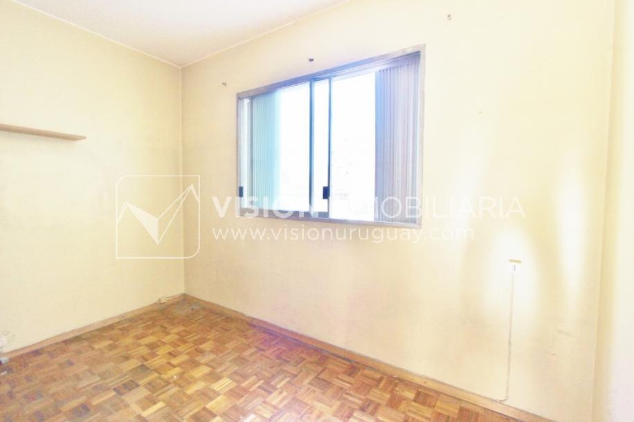 Excelente Apartamento en Pocitos, Pagola casi Rambla; 3 dormitorios y 2 baños, cocina definida. Con Garaje.-29