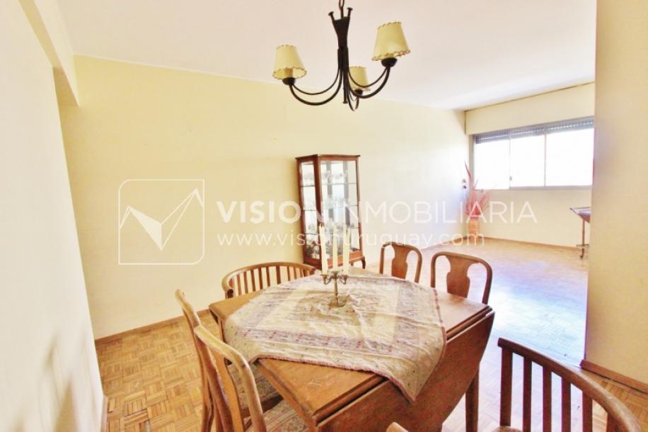 Excelente Apartamento en Pocitos, Pagola casi Rambla; 3 dormitorios y 2 baños, cocina definida. Con Garaje.-13