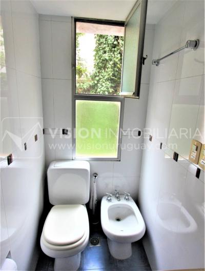 Alquile U$S 3.900 /mes - Distinguido Apartamento en Carrasco de 234 m2, 4 Dormitorios más Servicio, 2 Garajes.