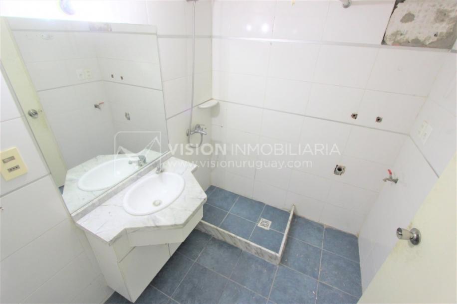 Apartamento al Frente de 1 Dormitorio y 1 Baño, impecable, Pocitos-18