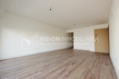 Aptos con Renta U$S 1,250 xMes en Puerto del Buceo, 1er Piso, finas terminaciones.