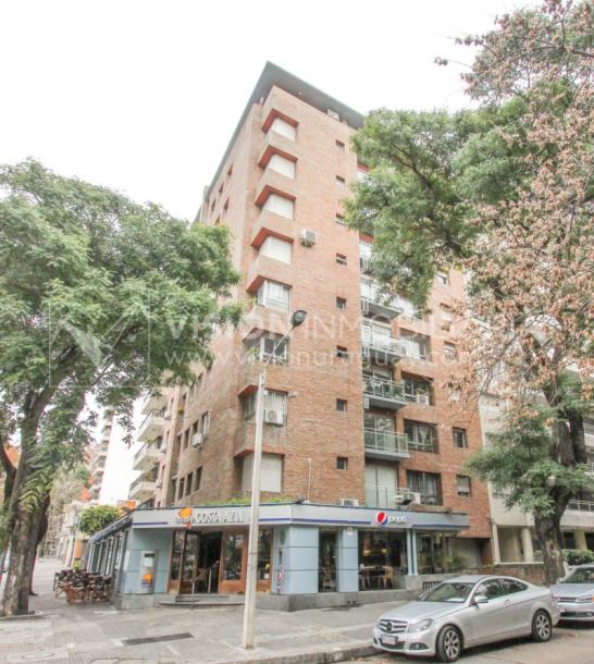Apto. 1 Dorm. divino punto en Pocitos, a 200m de Rambla, 34m2. Alquiler $26.000 / GC $3500-29